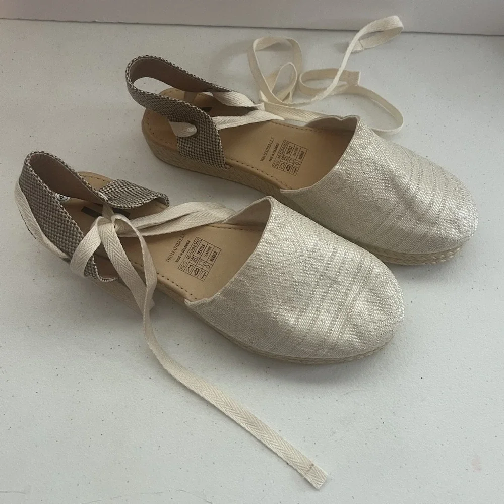 Vida Leather Off White Shimmery Espadrilles Ankle Tie Size 40 US Size 9 New